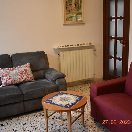 Casa Vacanze "A Casa Di Maria" Наполи Екстериор снимка