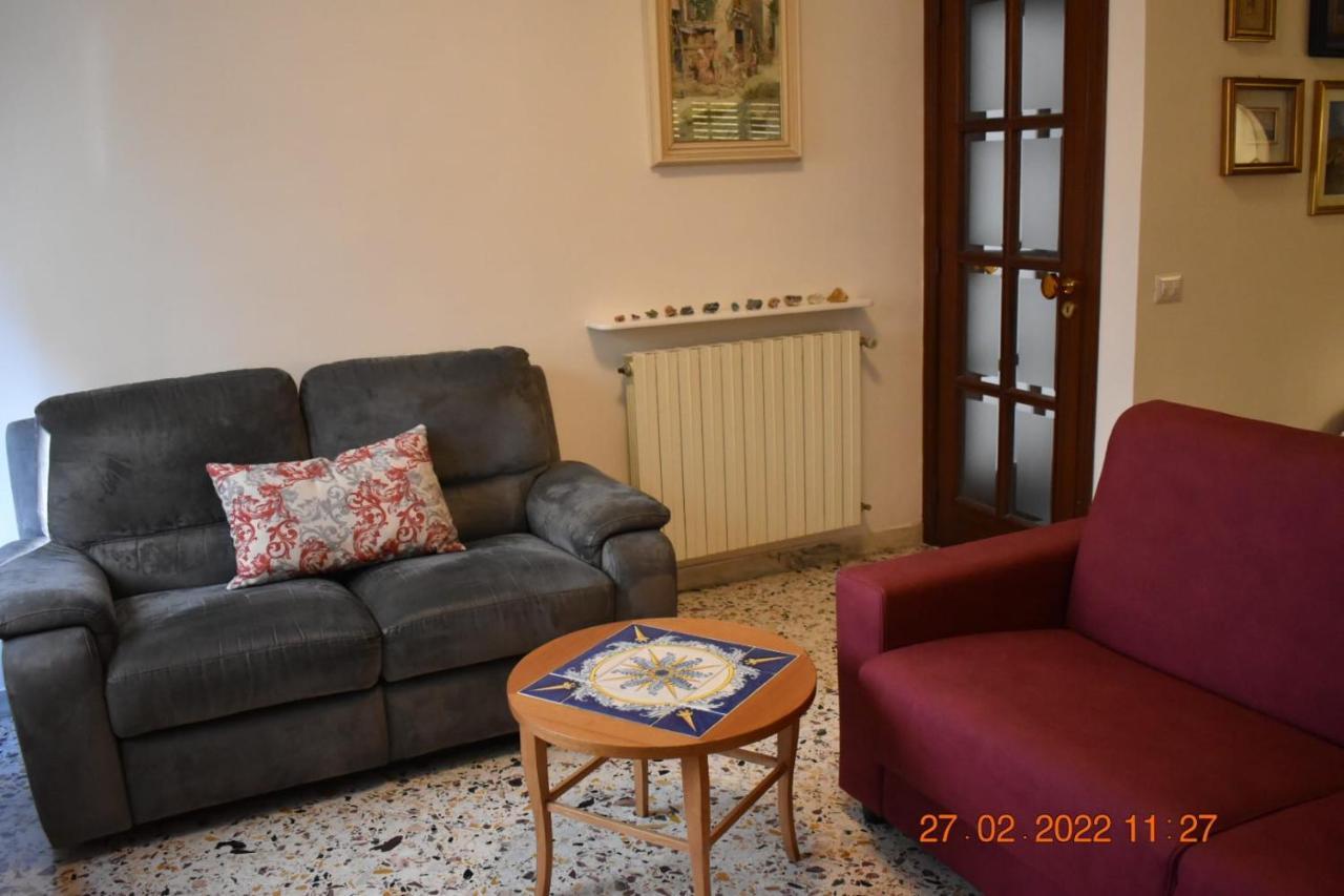 Casa Vacanze "A Casa Di Maria" Наполи Екстериор снимка